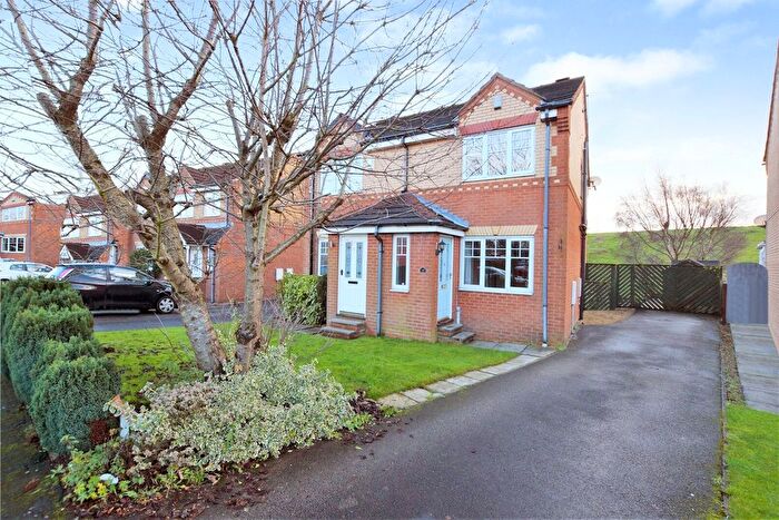 2 Bedroom Semi Detached House For Sale In Peacock Green, Morley, Leeds, LS27