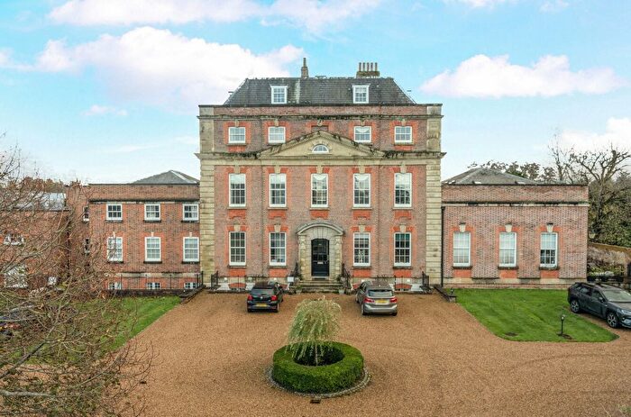 2 Bedroom Flat For Sale In Milford, Godalming, Surrey, GU8