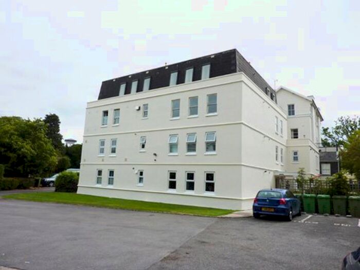 1 Bedroom Flat To Rent In The Park, Leckhampton, Cheltenham, GL50