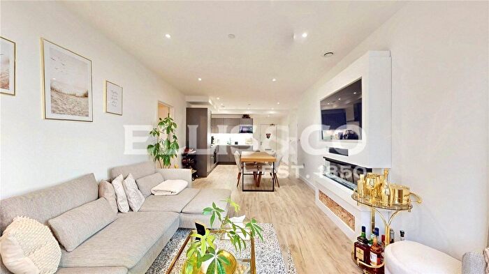 2 Bedroom Flat For Sale In Bakery Walk, Greenford, UB6