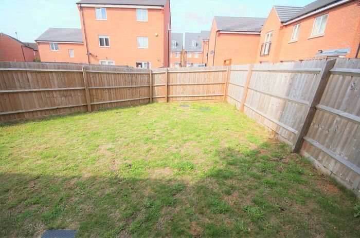 4 Bedroom End Of Terrace House To Rent In Anglian Way, Coventry, CV3