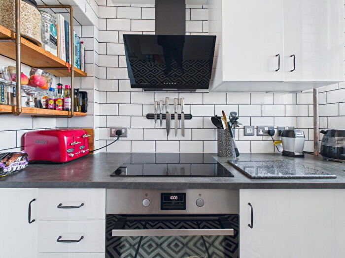 1 Bedroom Flat For Sale In Jason Court, Heene Terrace, Worthing, BN11