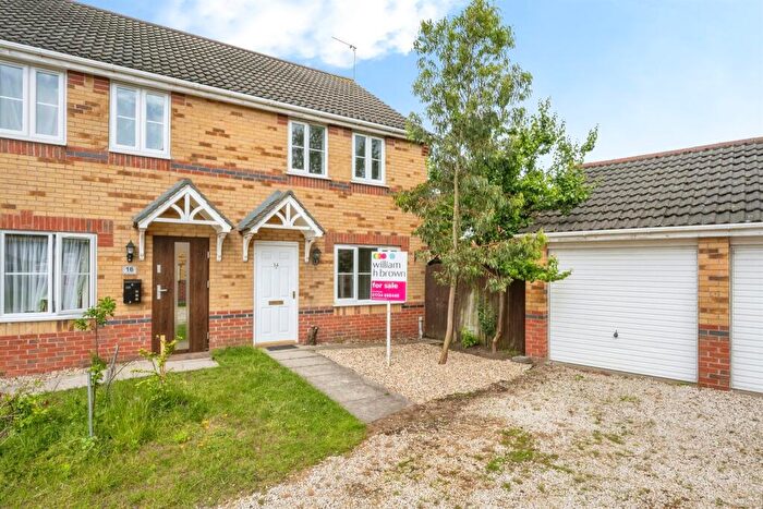 3 Bedroom Semi-Detached House For Sale In Regents Close, Scunthorpe, DN15
