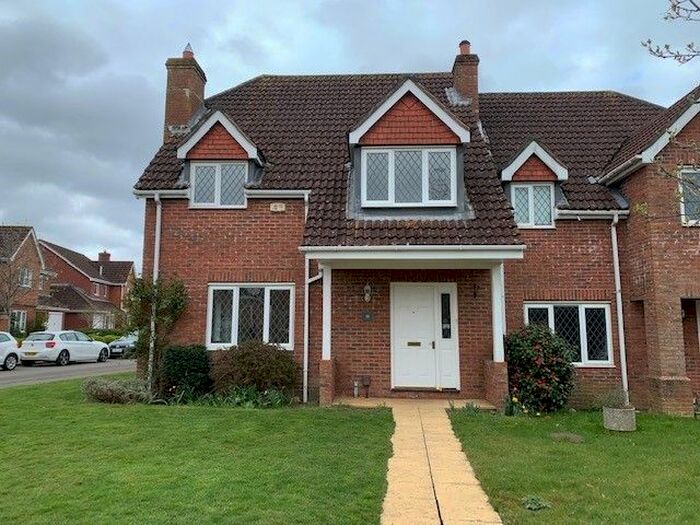 3 Bedroom Semi-Detached House To Rent In Marden Way, Petersfield, GU31
