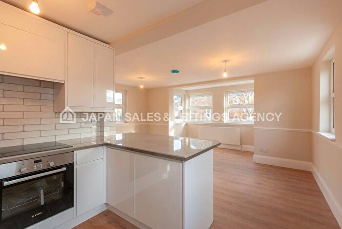 1 Bedroom Flat To Rent In Emanuel Avenue, Acton, W3