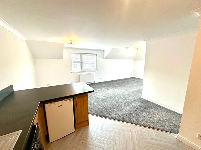 2 Bedroom Flat For Sale In Kinclaven Gardens, Glenrothes, KY7