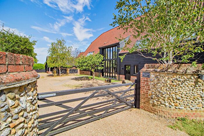 6 Bedroom Barn Conversion For Sale In Lamberts Lane, Rushmere St. Andrew, Ipswich, Suffolk, IP5