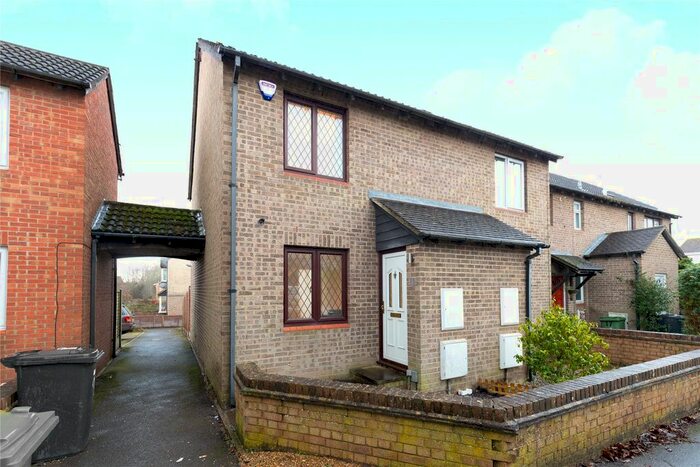 2 Bedroom End Of Terrace House To Rent In Sweet Briar Drive, Calcot, Berkshire RG31