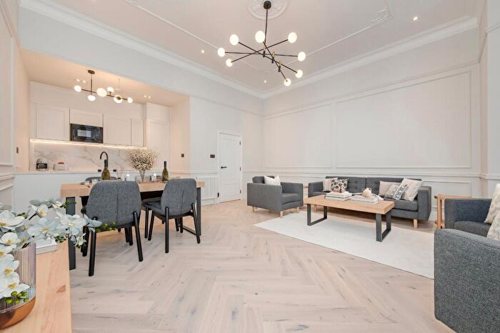 2 Bedroom Flat To Rent In Redcliffe Gardens, The Boltons, SW10