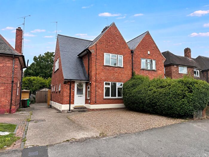 3 Bedroom Semi Detached House For Sale In Saxondale Drive, Nottingham, NG6