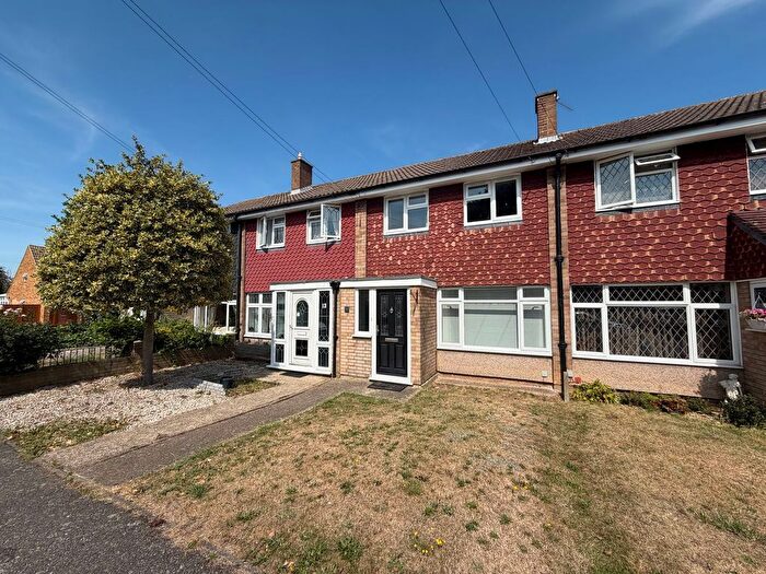 3 Bedroom Terraced House For Sale In Courtfield Road, Ashford, TW15
