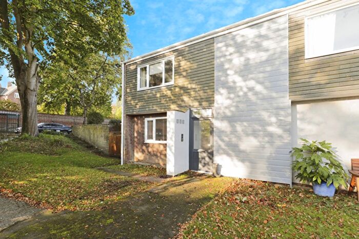 3 Bedroom Flat For Sale In Blakeney Place, York, North Yorkshire, YO10