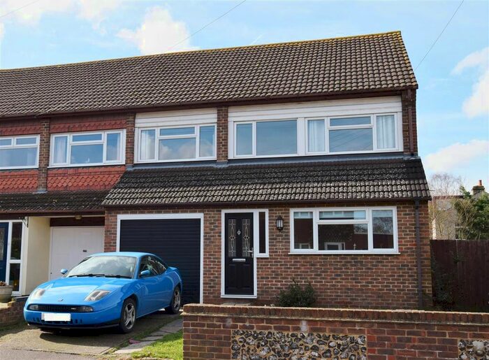 4 Bedroom Semi-Detached House To Rent In New Road, Hextable, Kent, BR8