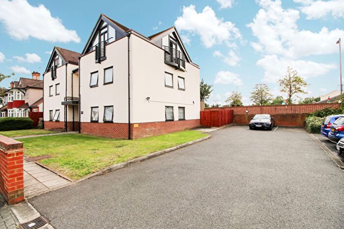 2 Bedroom Flat To Rent In Hamilton Court, Draycott Avenue, Kenton, HA3