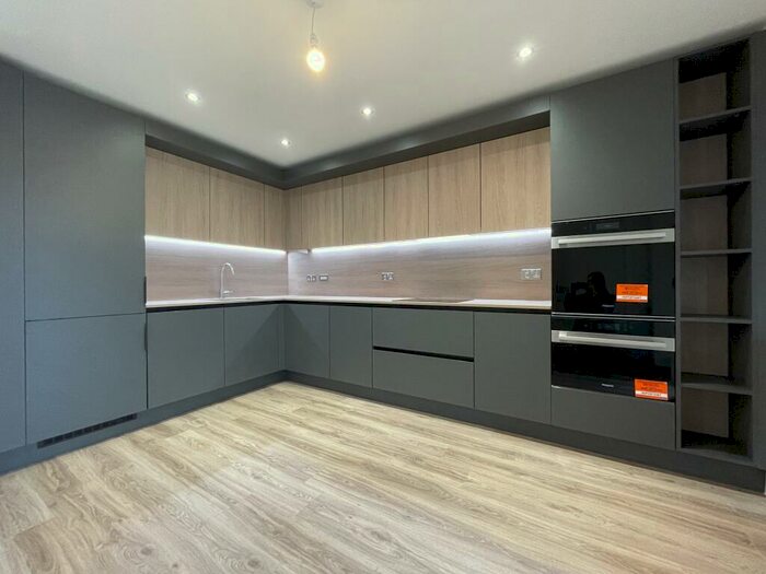 3 Bedroom House To Rent In Carter Meadow, Warwick, CV34