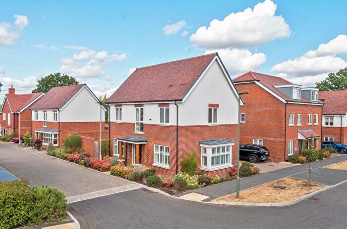 3 Bedroom Detached House For Sale In Christmas Crescent, Guildford, Surrey, GU3