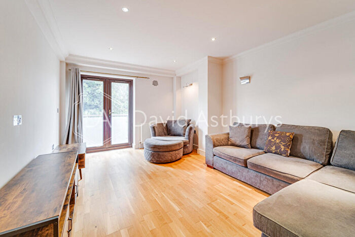 1 Bedroom Apartment To Rent In Broomfield Lane, Palmers Green, London, N13