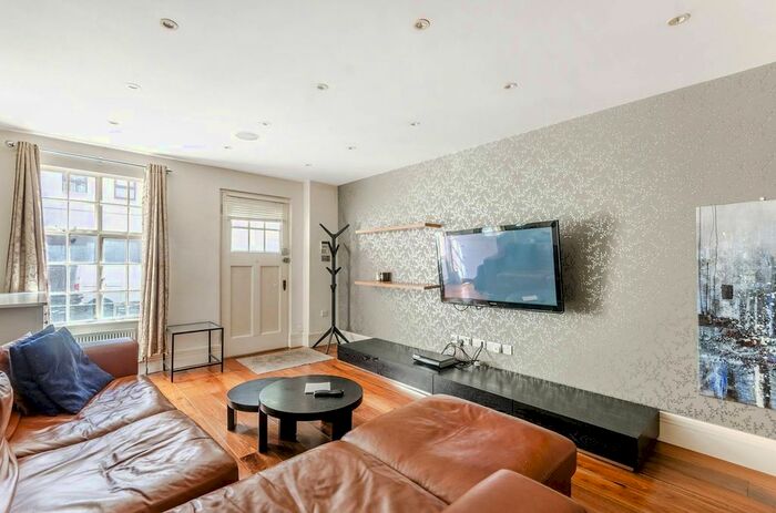 1 Bedroom Flat For Sale In Hallam Street, Marylebone, London, W1W