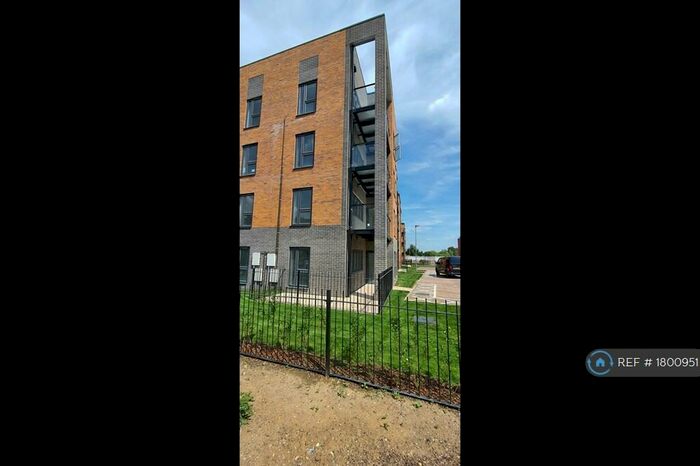 2 Bedroom Flat To Rent In Sparrow Street, Rainham, RM13