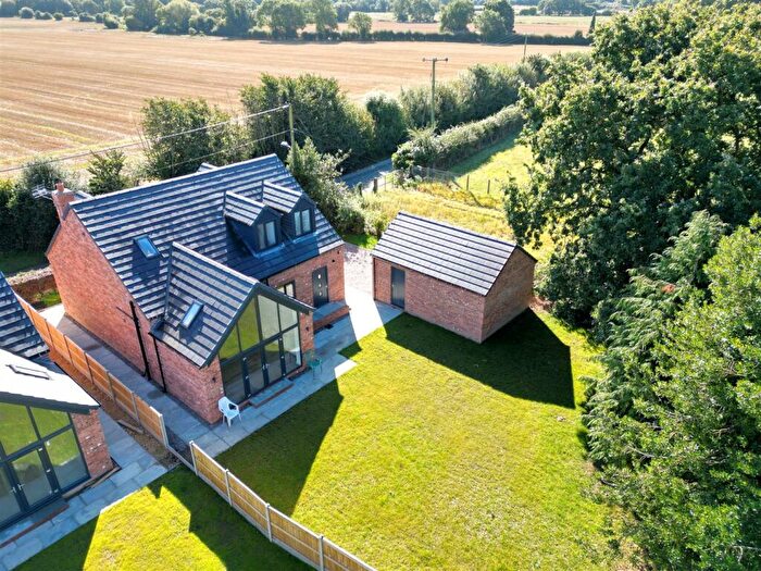 4 Bedroom Detached House For Sale In Willow Lane, Pollington, Goole, DN14