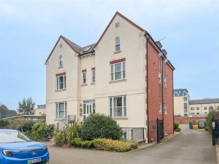 2 Bedroom Flat To Rent In Avenue Road, Leamington Spa, CV31