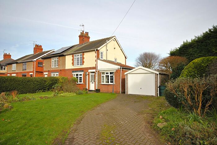 3 Bedroom Semi Detached House For Sale In Dadsley Road, Tickhill, Doncaster, DN11