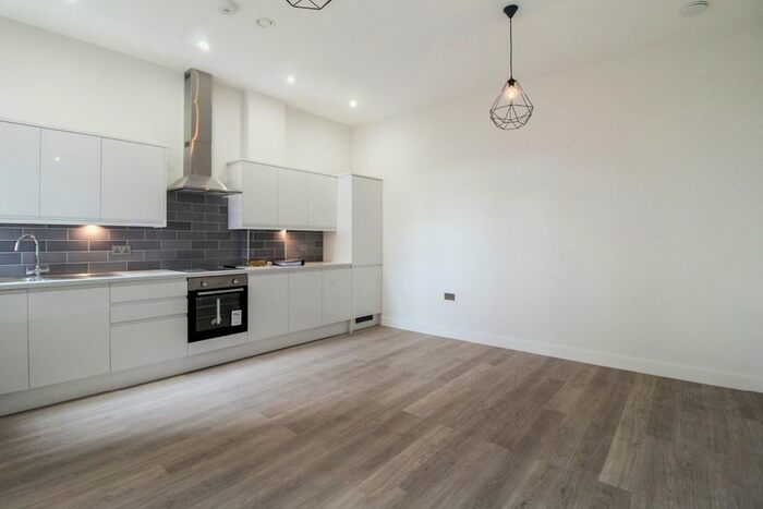 2 Bedroom Flat To Rent In Flat, Avenue House, Silver Street, Bedford, MK40