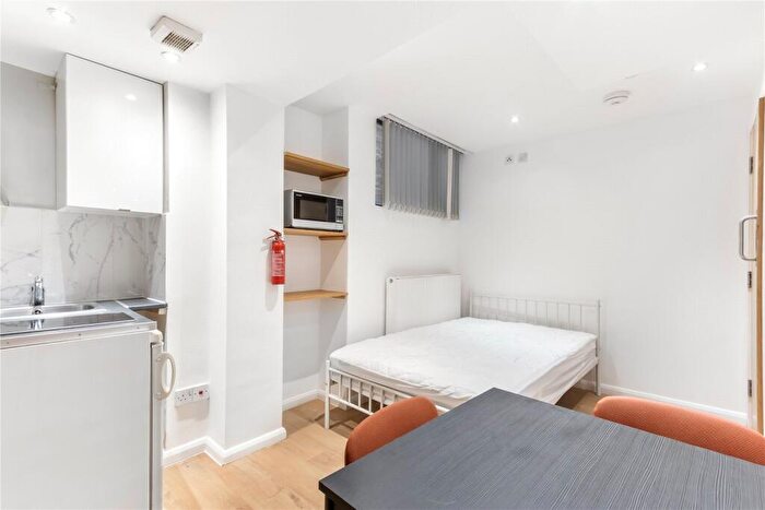 Apartment To Rent In Chalk Farm Road, London, NW1