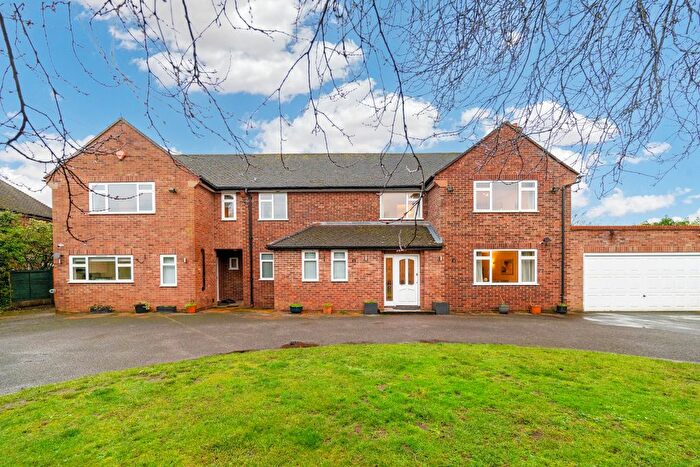 5 Bedroom Detached House For Sale In Manor Road Maidenhead, Berkshire, SL6