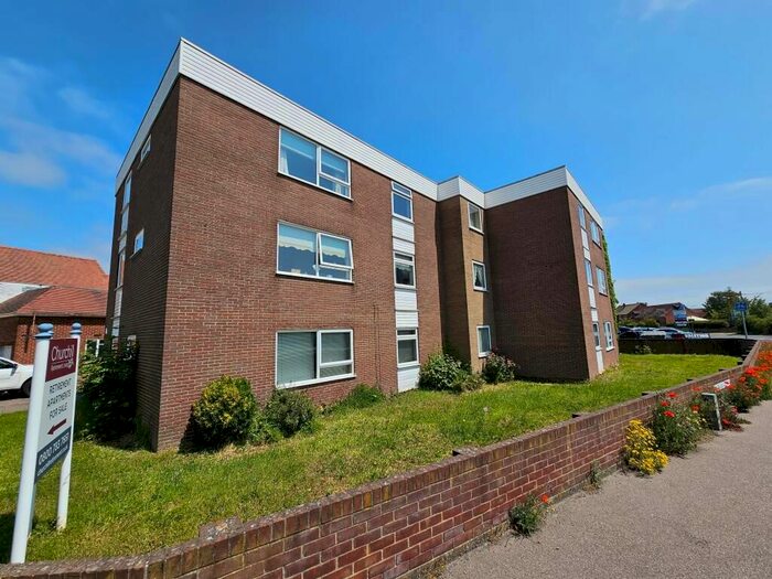 2 Bedroom Flat To Rent In The Elms, Elm Tree Avenue, Frinton-On-Sea, CO13