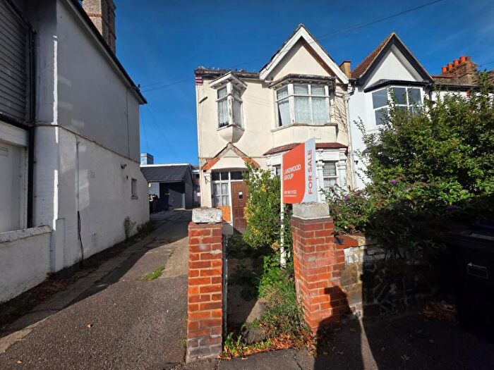 3 Bedroom End Of Terrace House For Sale In Brightwell Avenue, Westcliff-on-Sea, Essex, SS0