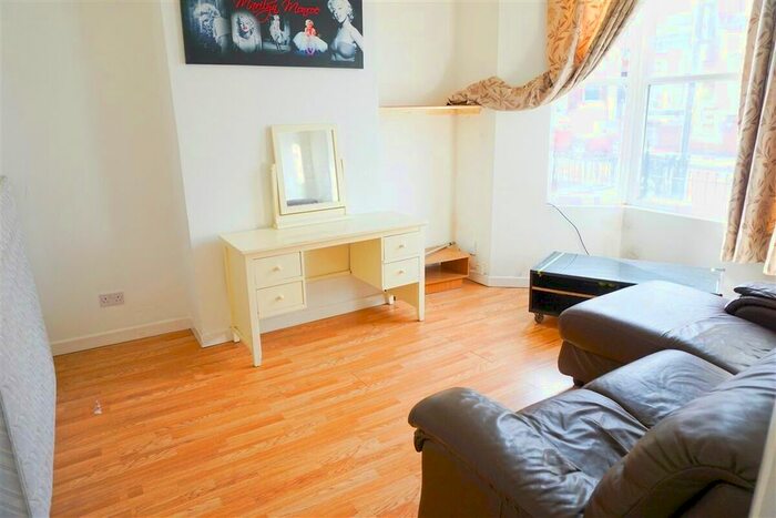 4 Bedroom Terraced House To Rent In St. Barnabas Road, ( Bed), Sheffield, South Yorkshire, S2