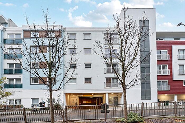 2 Bedroom Apartment For Sale In Station Approach, Epsom, Surrey, KT19