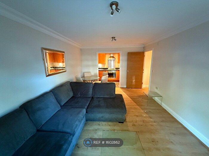 2 Bedroom Flat To Rent In Albion Road, Sutton, SM2