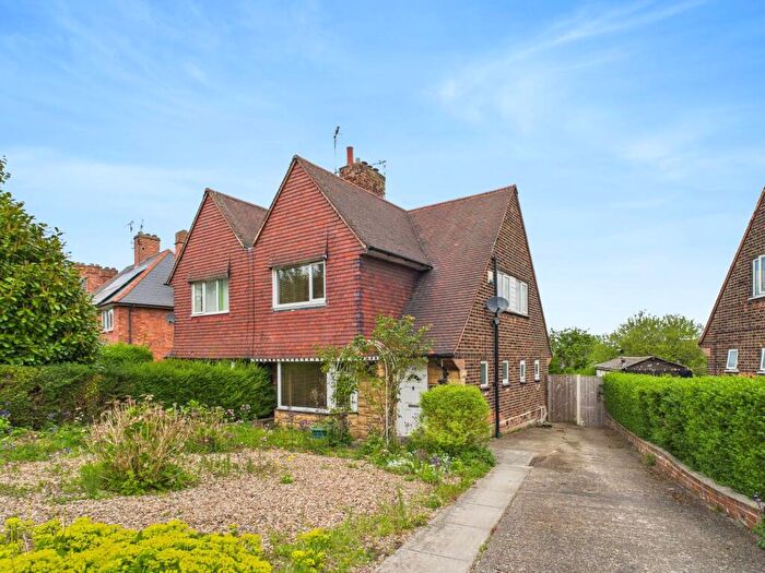 3 Bedroom Semi-Detached House For Sale In Gamston Crescent, Sherwood, Nottingham, NG5