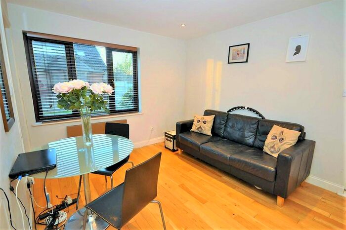 1 Bedroom Flat To Rent In North Road, Colliers Wood, London, SW19