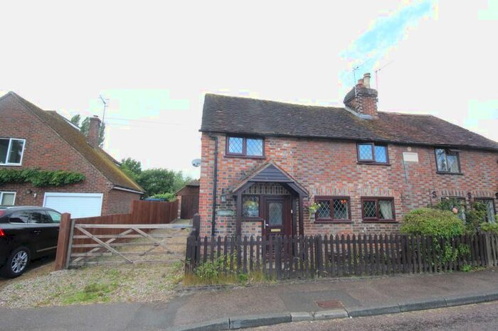 2 Bedroom Semi-Detached House To Rent In Lower Green, Leigh, Tonbridge, TN11