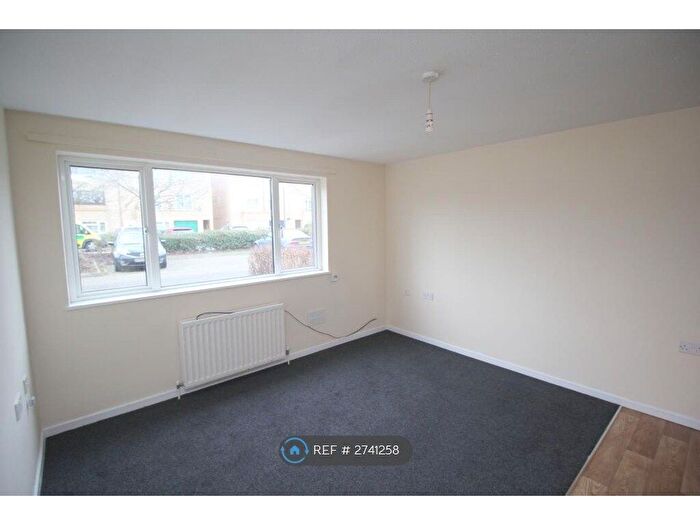 2 Bedroom Flat To Rent In Conniburrow, Milton Keynes, MK14