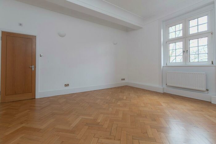 2 Bedroom Flat To Rent In Rosebery Avenue, EC1R