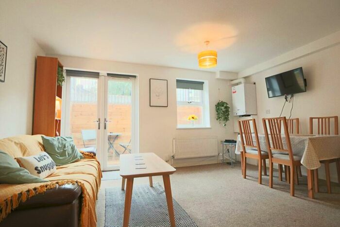 2 Bedroom Apartment To Rent In Magdalene Place, Bristol, BS2