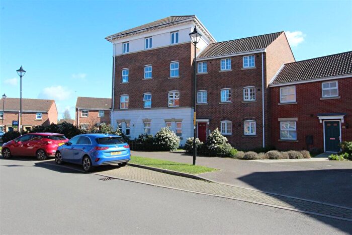 2 Bedroom Flat To Rent In Amethyst Drive, Sittingbourne, ME10