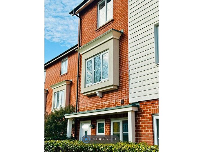 4 Bedroom Terraced House To Rent In Thistle Walk, High Wycombe, HP11