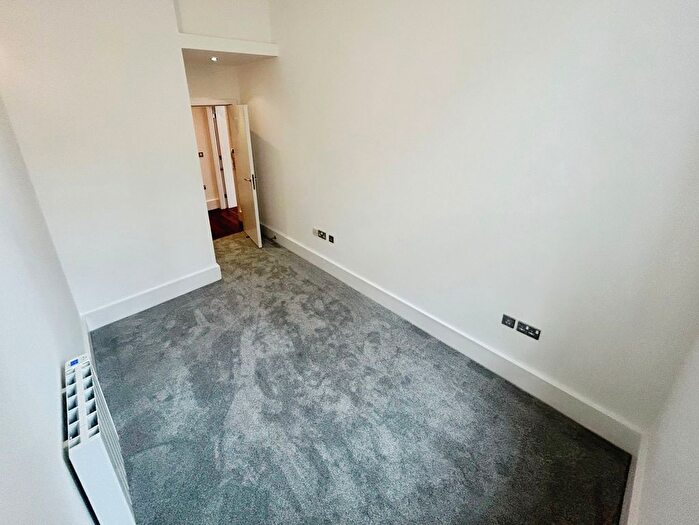 1 Bedroom Flat To Rent In Holly Street, Sheffield, South Yorkshire, S1