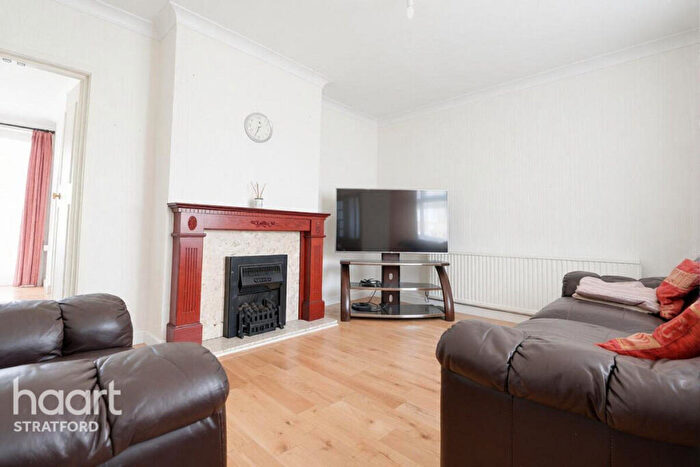 3 Bedroom Terraced House To Rent In Ibbotson Avenue, London, E16