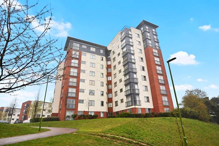2 Bedroom Apartment For Sale In Kilby Road, Stevenage, Hertfordshire, SG1