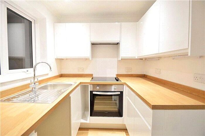 1 Bedroom Semi Detached House To Rent In Brunel Road, Maidenhead, Berkshire, SL6