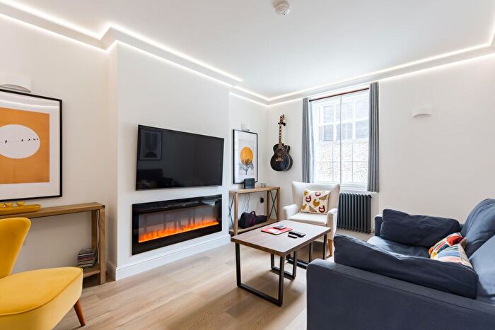 2 Bedroom Flat For Sale In Wellington Buildings, Wellington Way, London, E3