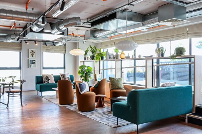 2 Bedroom Flat To Rent In Sutton Court Road, Sutton, SM1