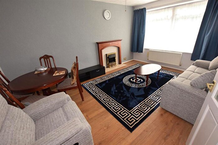 1 Bedroom Flat To Rent In Torrington Park, Wendy House Torrington Park, N12