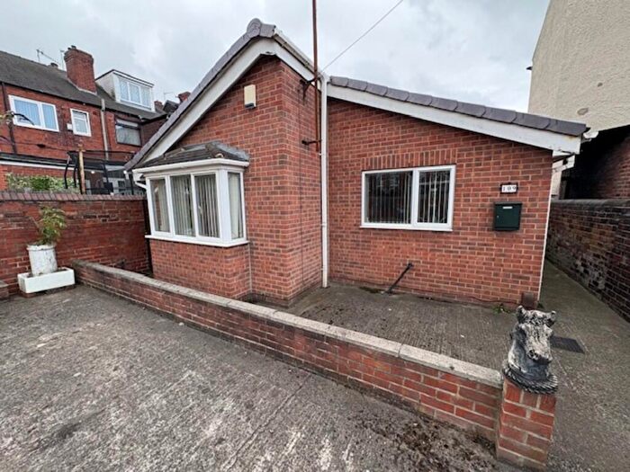 2 Bedroom Detached Bungalow To Rent In Kilnhurst Road, Rawmarsh, S62